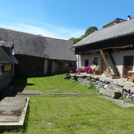 Hotel Bizoni Dvur Retenice Exterior foto