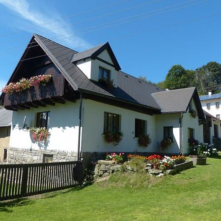 Hotel Bizoni Dvur Retenice Exterior foto